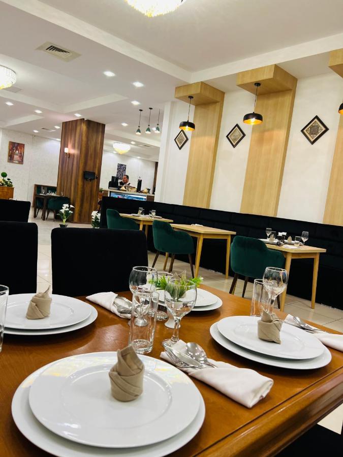 Attention Payement A La Reservation En Euros Orano Esterno foto
